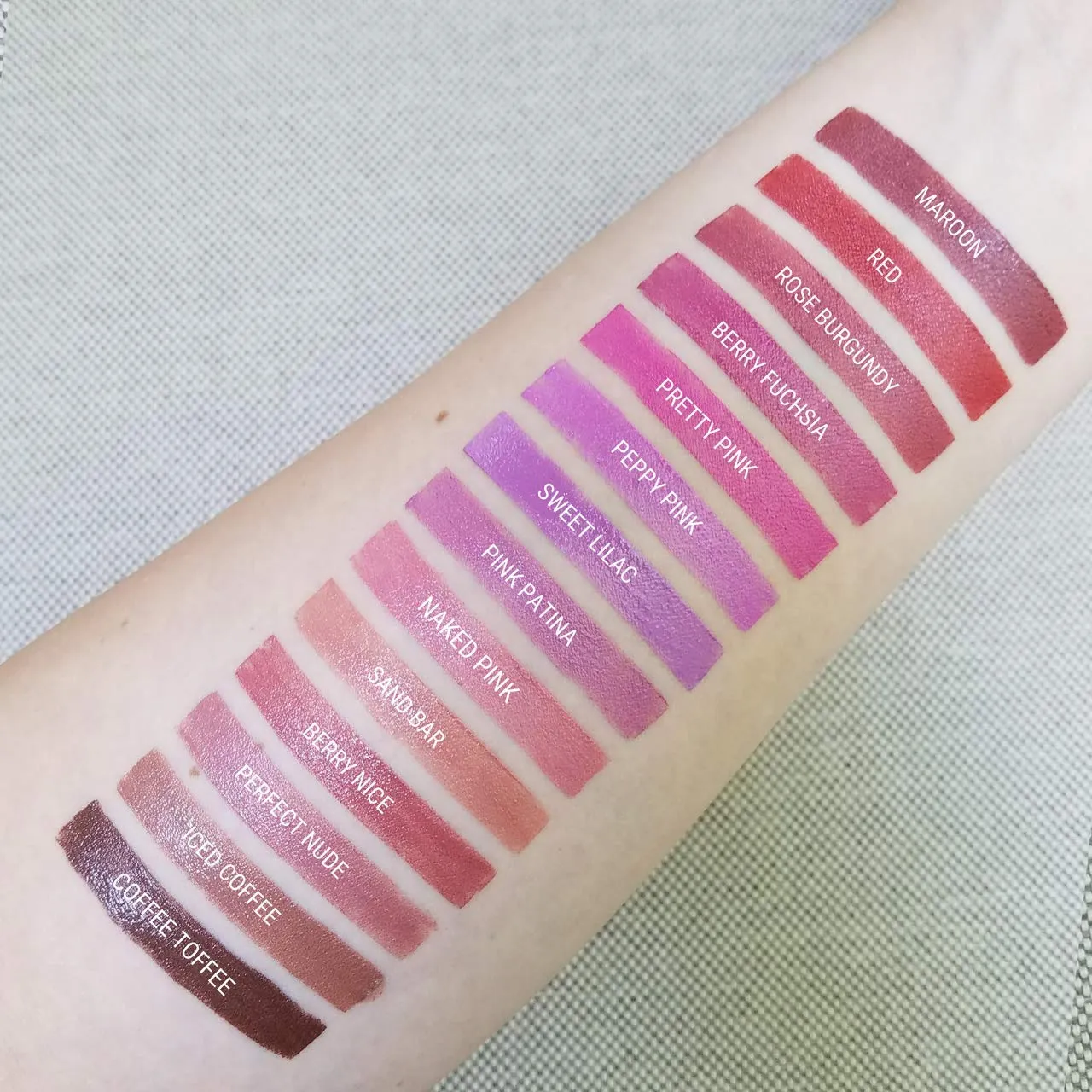 Aromi Berry Nice Natural Lipstick | Vegan, Cruelty-Free, Moisturizing, Cream Finish