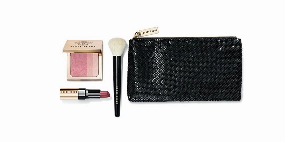 Bobbi Brown Luxe Collection 4 Pc Gift Set: Rose Pink Brightening Blush   Soft Berry Luxe Lip Color Lipstick   Face Blender Brush   Luxury Cosmetics Bag   Hydrating Face Cream Sample Packette