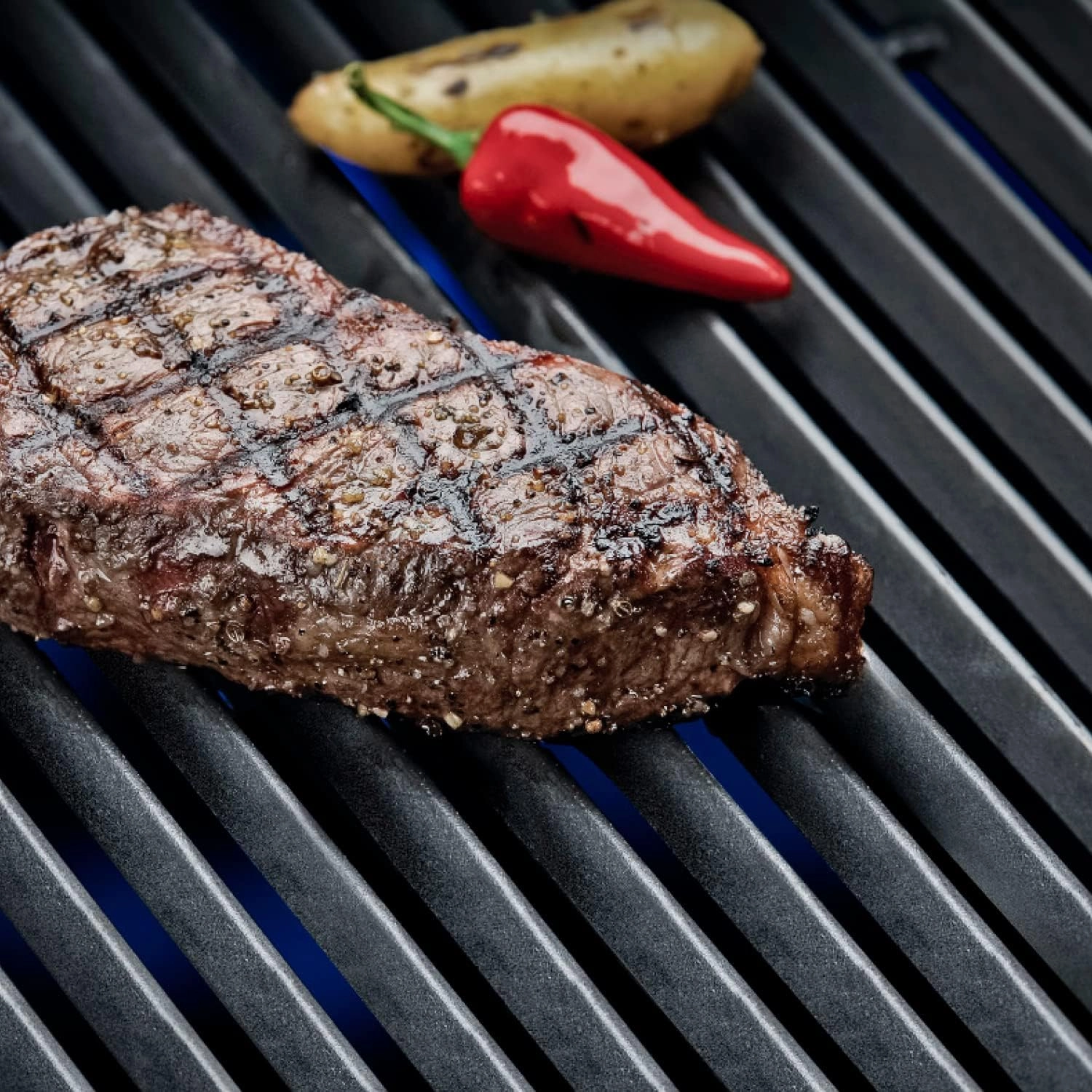 Broil King 865384 Crown S 490, Liquid Propane (LP), Stainless Steel, Black