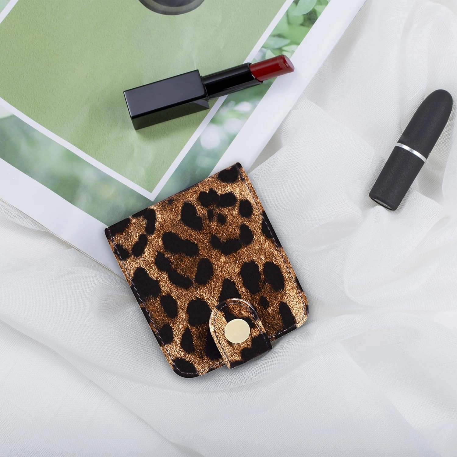Cockatoo Leather Lipstick Case with Mirror, Women's Portable Lipstick Pouch Travel Cosmetic Bag Can Be Put in Wallet Mini Cosmetic Bag Lipstick Pouch (Nude Pink)