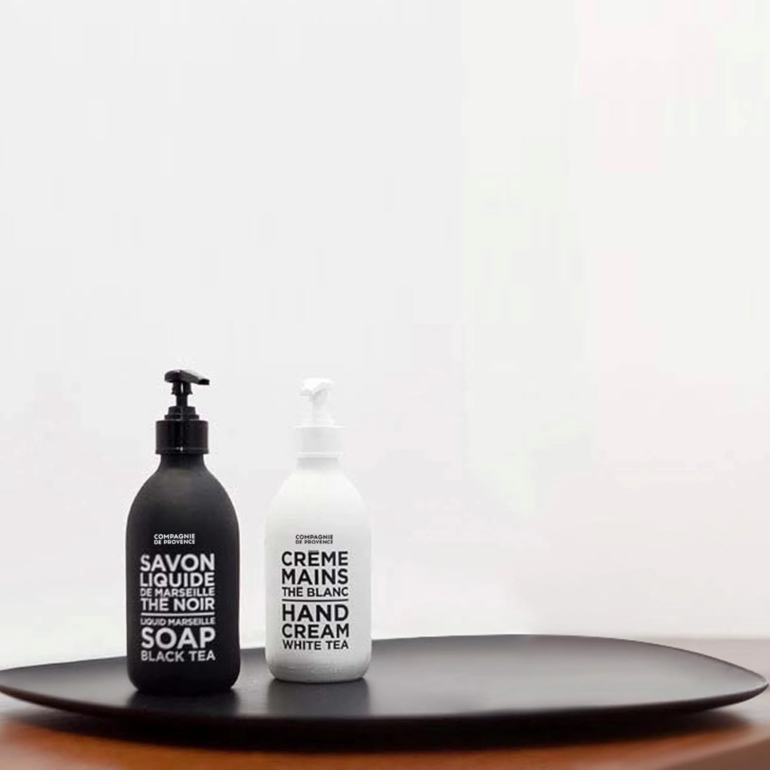 Compagnie de Provence Savon de Marseille Extra Pure Liquid Soap - Black Tea - 16.9 Fl Oz Glass Pump Bottle