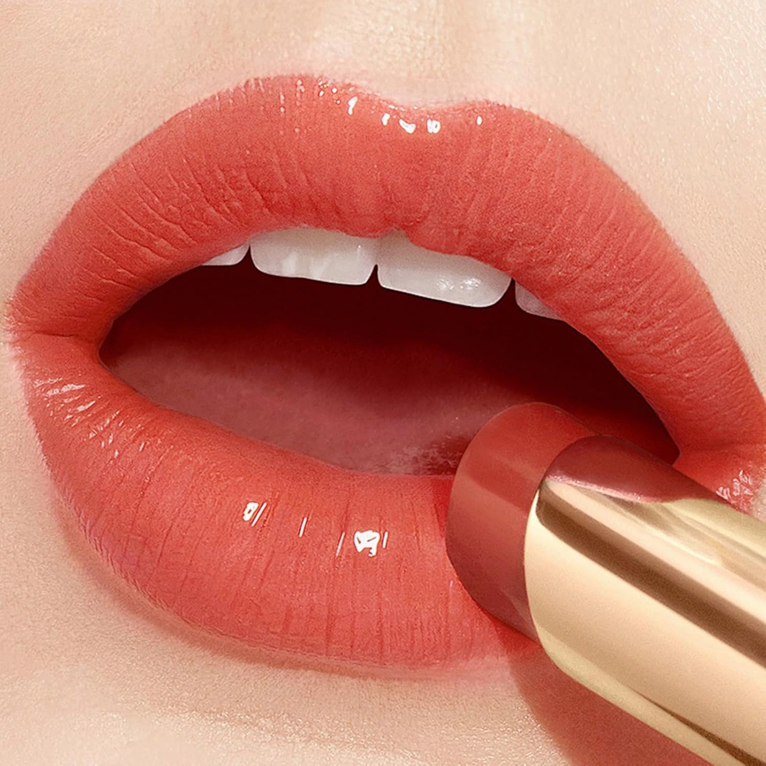 Flood Kissed Lipstick, Hydrating Lip Color Makeup, Natural Lip Gloss Finish with Hyaluronic Acid Formula, Shiny, Smooth, W04