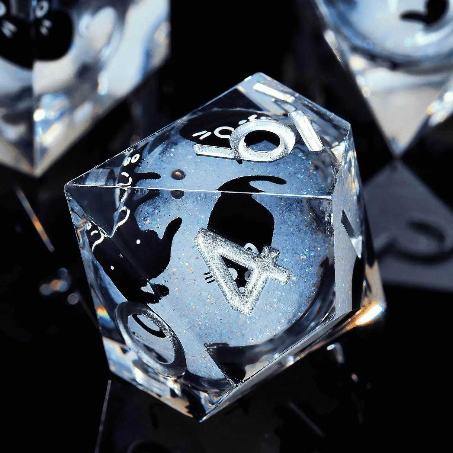 Froggod Liquid Core Cat DND Dice Set 7Pcs with Box- Sharp Edge Cute Cat Style Resin Dungeons and Dragons Dice D20 D12 D10 D8 D6 D4(Cathead White)