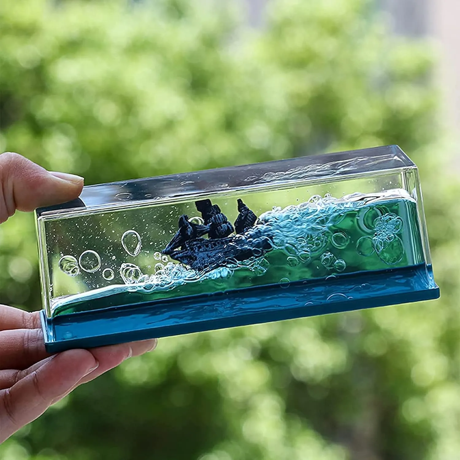 Honsheng Unsinkable Black Pearl Pirate Simulator Toy Wavey Boat in a Box Liquid Wave Cruise Fluid Ship Decoration Ornament for Car Decoration Paperweight Desk Toy Gifts