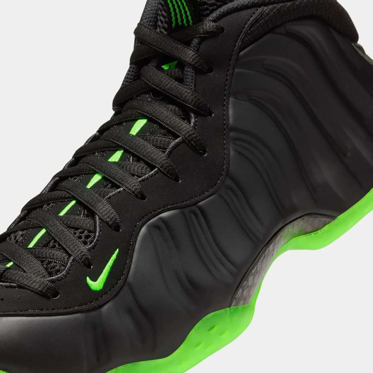 NIKE AIR FOAMPOSITE ONE "BLACK/VOLT"