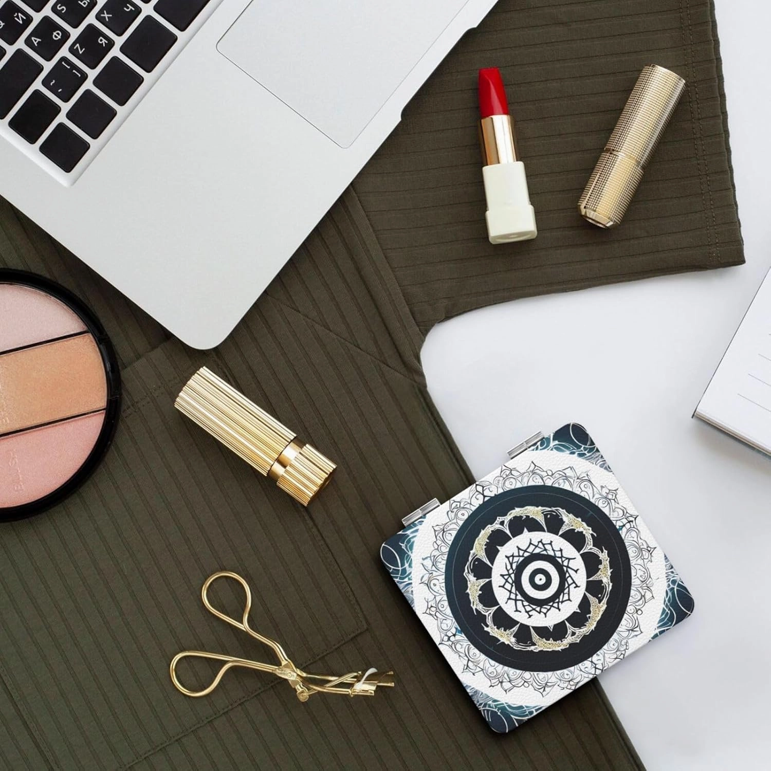 Portable Pocket Makeup Mirror Black and White Round Totem Travel Cosmetic Mirror Square Print Magnifying Compact Mirror for Eyelash