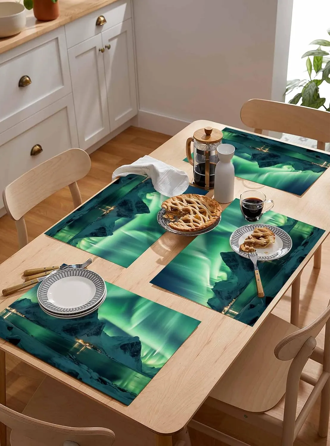 Table Placemats Set of 4, Winter Polar Lights Ice Islands Ocean Scenery Light Green Stain-Proof Burlap Placemats for Kitchen Table, Non-Slip Insulation Table Mats Set 13"x19"