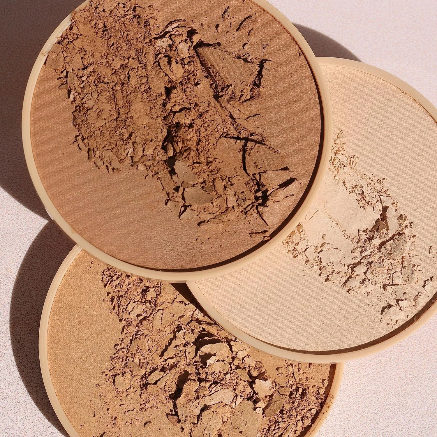 Wander Beauty Wanderlust Powder Foundation -Light Medium-Blurs and Evens Skin Tone-Perfects and Hydrates With Hyaluronic Acid, Aloe,Honeysuckle, & Vitamin E -Lightweight, Buildable Coverage - 0.31 oz