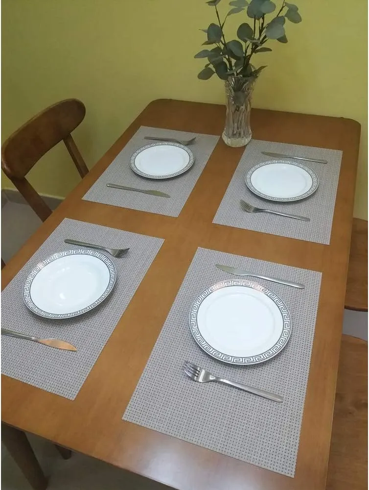 Zupro Placemats Set of 4 Washable Heat-Resistant Non Slip Braided Table Mats Woven PVC Vinyl Kitchen Place Mats for Everyday use or Dinner Parties BBQs Indoor and Ourdoor Use.18"x12"(Beige)